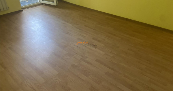 Apareament 4 camere , zona cartier Sud , et 1/4 , 60 mp , li