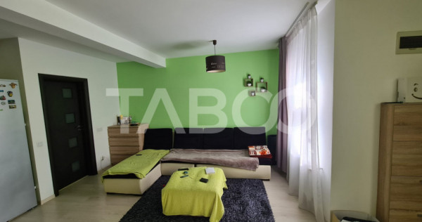 Casa de inchiriat 82mp cu 3 camere 2 bai terasa parcare Arh