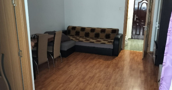 Garsoniera decomandat - zona Noua.