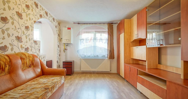 Apartament 2 camere renovat, central, Zona ISR, Râșnov