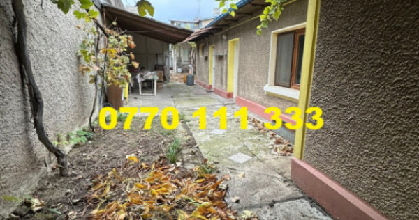 Teren cu casa demolabila, zona Centrala.