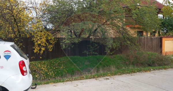 Teren/Loc de casa parcelabil, intre case, 800mp Simnicu d...