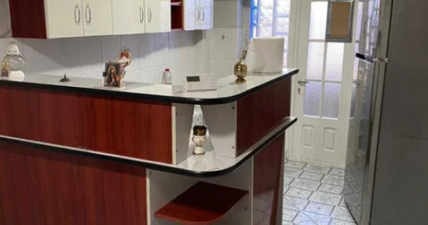 Apartament Cu 3 Camere Decomandate Zona Obcini