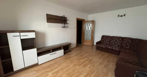 Apartament cu 4 camere, zona Calea Bucuresti