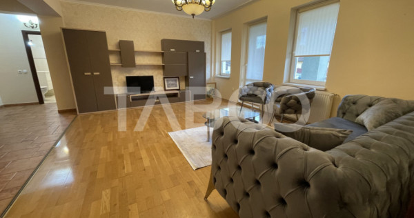 Apartament de inchiriat cu 4 camere decomandate si parcare S