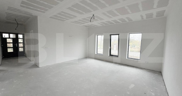 Casă de vânzare , 110 mp , teren 4,5 ari, zona Lazuri