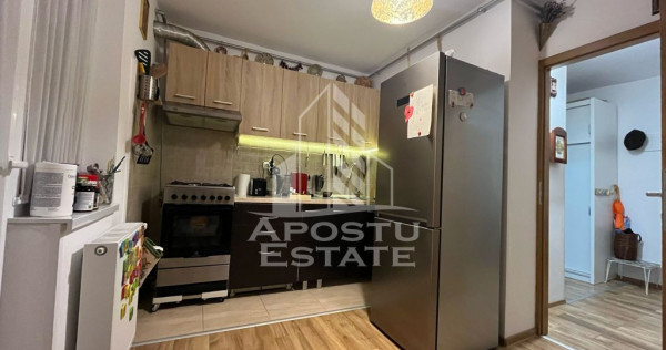 Apartament cu 3 camere,decomandat, 2 bai, etaj intermedia...