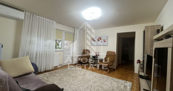Apartament cu 3 camere, 2 bai,etajul 1, centrala ,renovat...