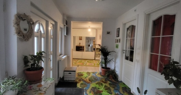 Casa, 4 camere,constructie 1970,teren 259mp,Bucurestii Noi,215.000euro