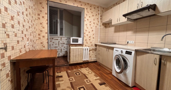 Garsoniera de inchiriat in zona 1 Decembrie