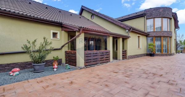 Casă noua pe colt si teren 1079 mp de vanzare in Macea,Arad