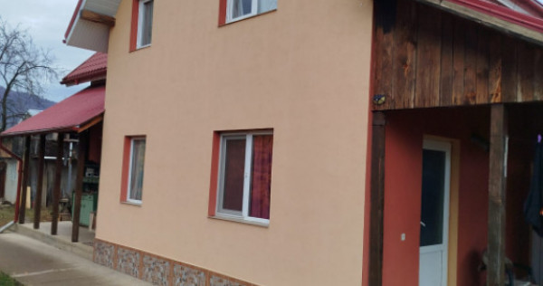 Casã şi teren Piatra Neamț, ieşirea spre Dumbrava Roşie