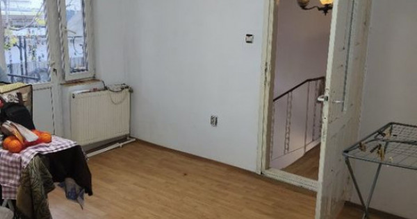 Super ocazie! PRET DE APARTAMENT! Casa zona Centrala, 3 cam