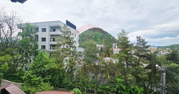 Apartament cu 3 camere de v&acirc;nzare &icirc;n zona Central