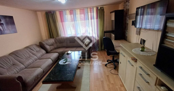 Apartament la casă – 3 camere, curte și parcare
