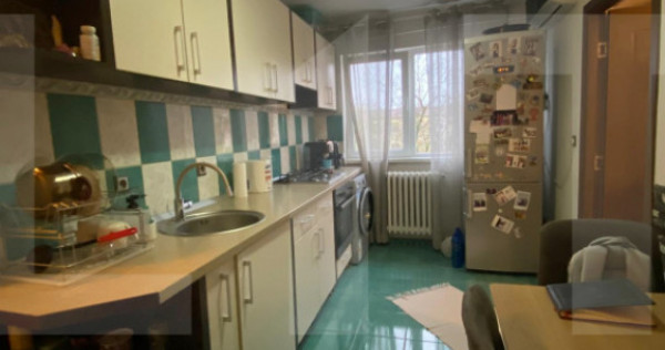 Apartament 3 camere, 42 mp, zona Sagului