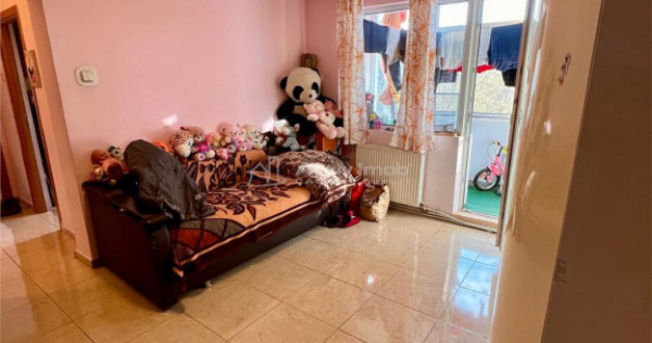 3 camere de - Tatarasi - etajul 3