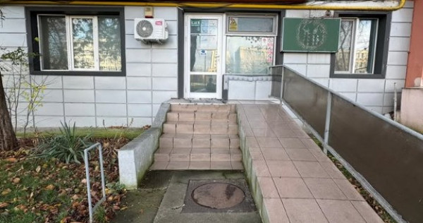 Spațiu comercial, zona Podu Roș, la bulevard