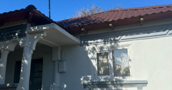 Casă renovată, teren 2400 mp, sat Sirsca