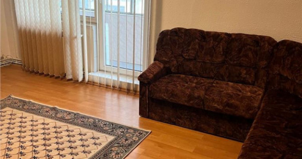 Apartament cu 3 camere situat in Tractorul