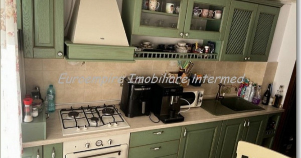 Apartament 3 camere decomandate zona Faleza Nord