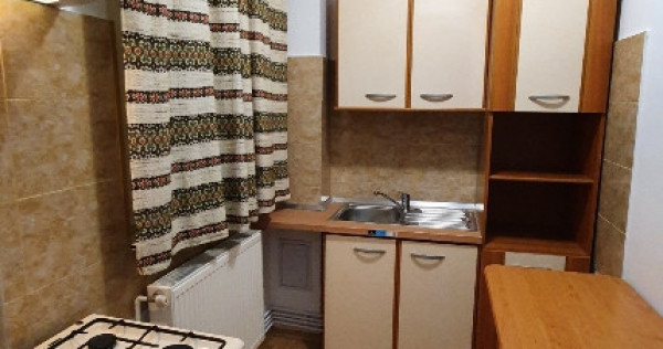 Inchiriez garsoniera zona Mag Tineretului