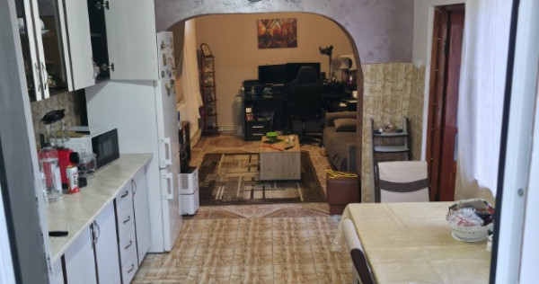 Casa 3 Camere, Baie, Bucatarie, 2 Bai Centru - Tomis 2, eMag - 142m