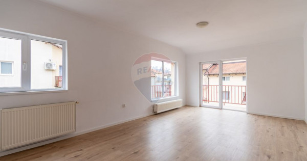 Apartament renovat cu 2 camere + loc de parcare de vanzar...