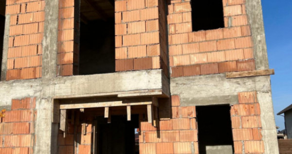 Duplex modern cu 4 camere și curte de 250 mp