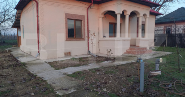 Casa renovata in Piscu Sadovei, 70 mp utili, 2200 mp curte