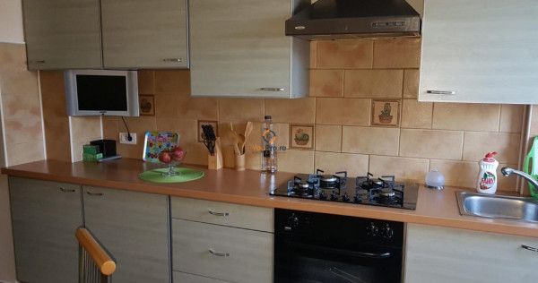 Punctele Cardinale Decomandat 3 camere etaj 3 zona Tipografi