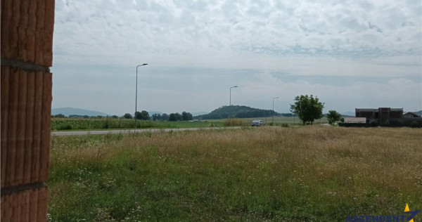 Casa la rosu in localitatea Bod, la 15 minute de Brasov, DJ