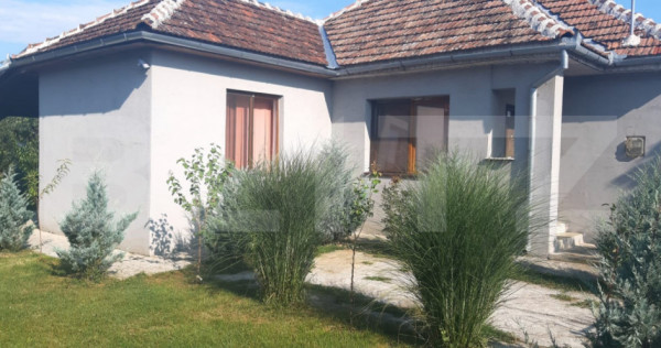 De v&acirc;nzare casă 99 mp, teren 7,5 ari &icirc;n Lazuri, Satu Mar