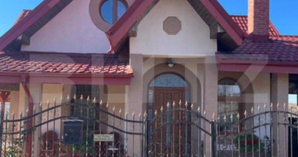 Vila de vanzare, 382 mp, zona Bucium