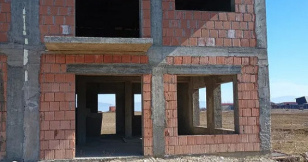 Casa tip duplex 120 mp Izvor