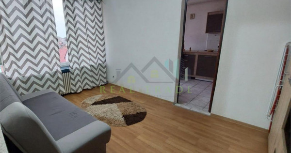 Garsoniera etaj intermediar zona Astra