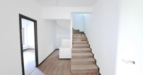 Vila Tip Duplex generoasa cu vedere lac