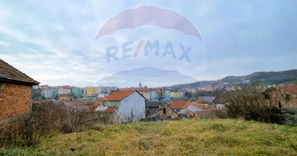 Teren intravilan de v&acirc;nzare &icirc;n Ocna Sibiului