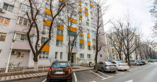 Apartament cu 3 camere de v&acirc;nzare &icirc;n zona Sebastian