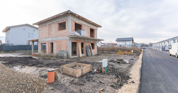 V&acirc;nzare Casă Individuală 134 mp, acces asfaltat și to...