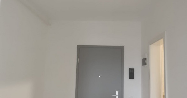 &Icirc;nchiriez garsonieră Tractorul