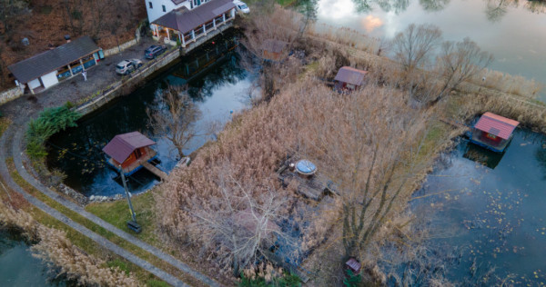 Domeniu privat cu iazuri in apropiere de Piatra Neamț