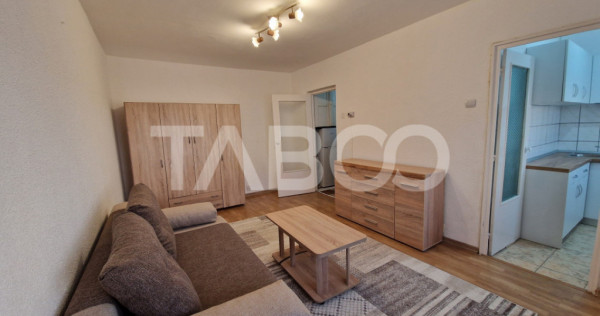 Garsoniera de inchiriat mobilata utilata 28 mp utili in zona