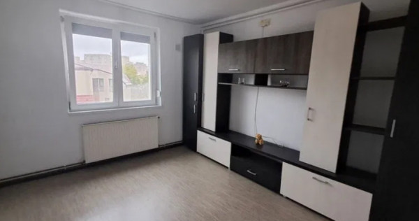 Apartament 2 camere, decomandat - zona Grivitei