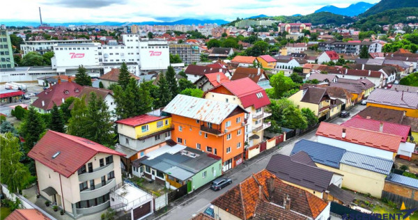 FILM! Stradal imobil, pe doua camere garaj propriu, Centra