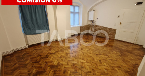 Garsoniera spatioasa de inchiriat in Centrul Istoric - Comis