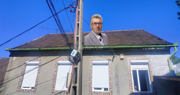 Resita Muncitoresc Casa Zona Lini#537;tit#259;