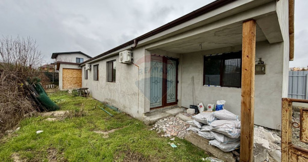 Casă cu 4 camere de v&acirc;nzare