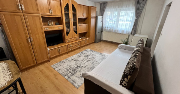 V&Acirc;ND garsonieră renovată &ndash; pretabilă birou &ndash; zona Vasile Aaron