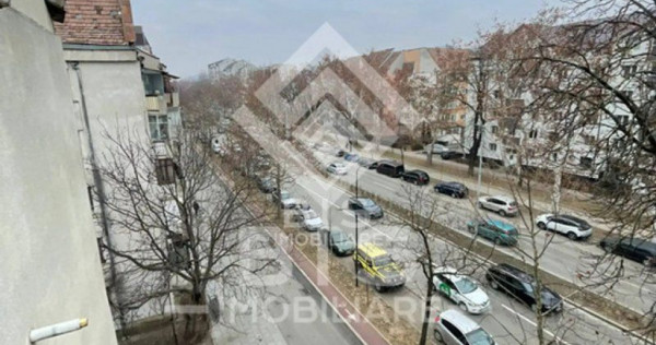 Apartament spaţios 3 camere - Bdul Independentei